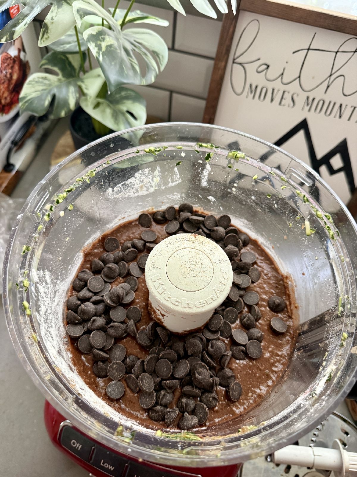 how to make chocolate zucchini bread