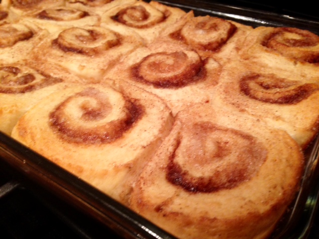 how to make the Pioneer Woman's cinnamon rolls with maple frosting