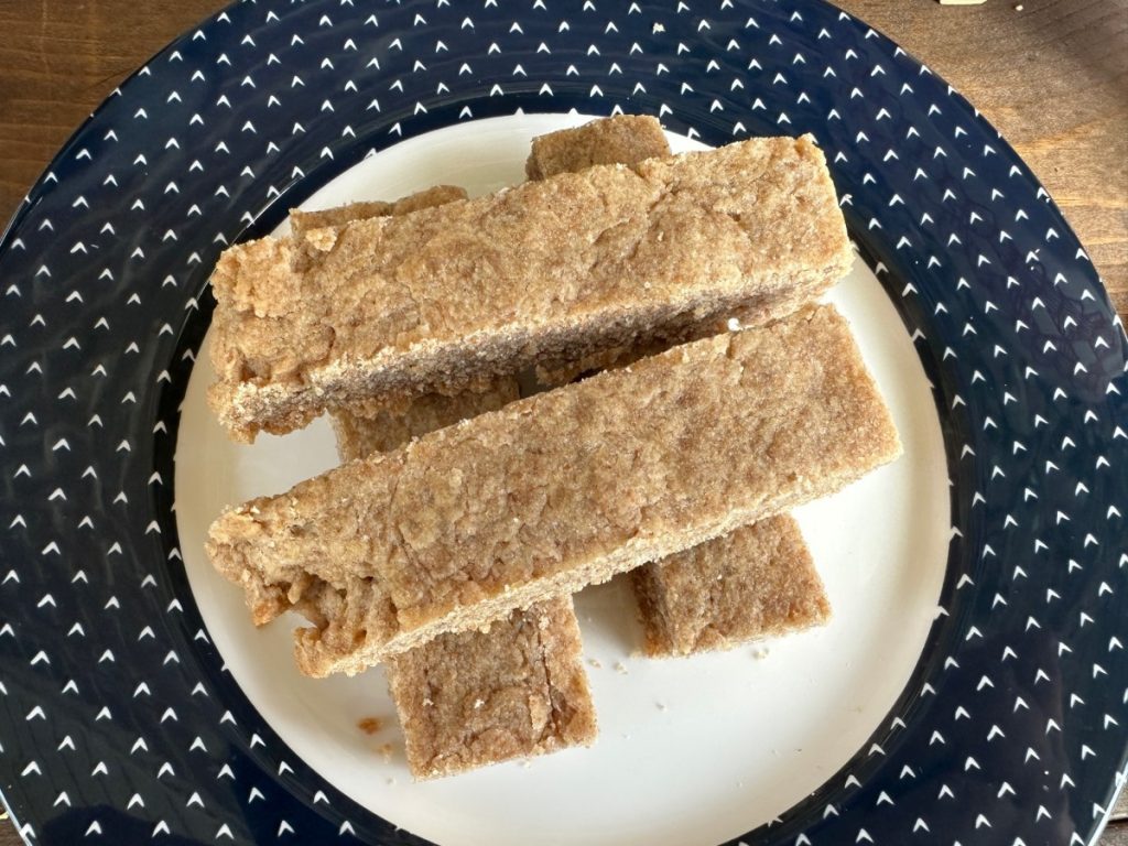 Easy Slightly-Sweet Unleavened Bread | This whole wheat slightly-sweet unleavened bread is super easy to make, a great option for Passover & the Days of Unleavened Bread! Easy unleavened bread recipes that aren't matzo. 