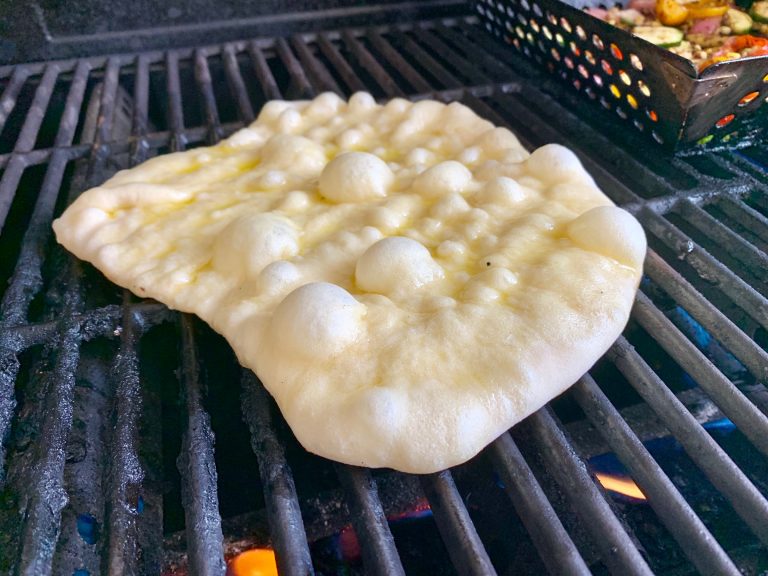 How To Make Amazing Grilled Pizza (& My Go-To Dough)