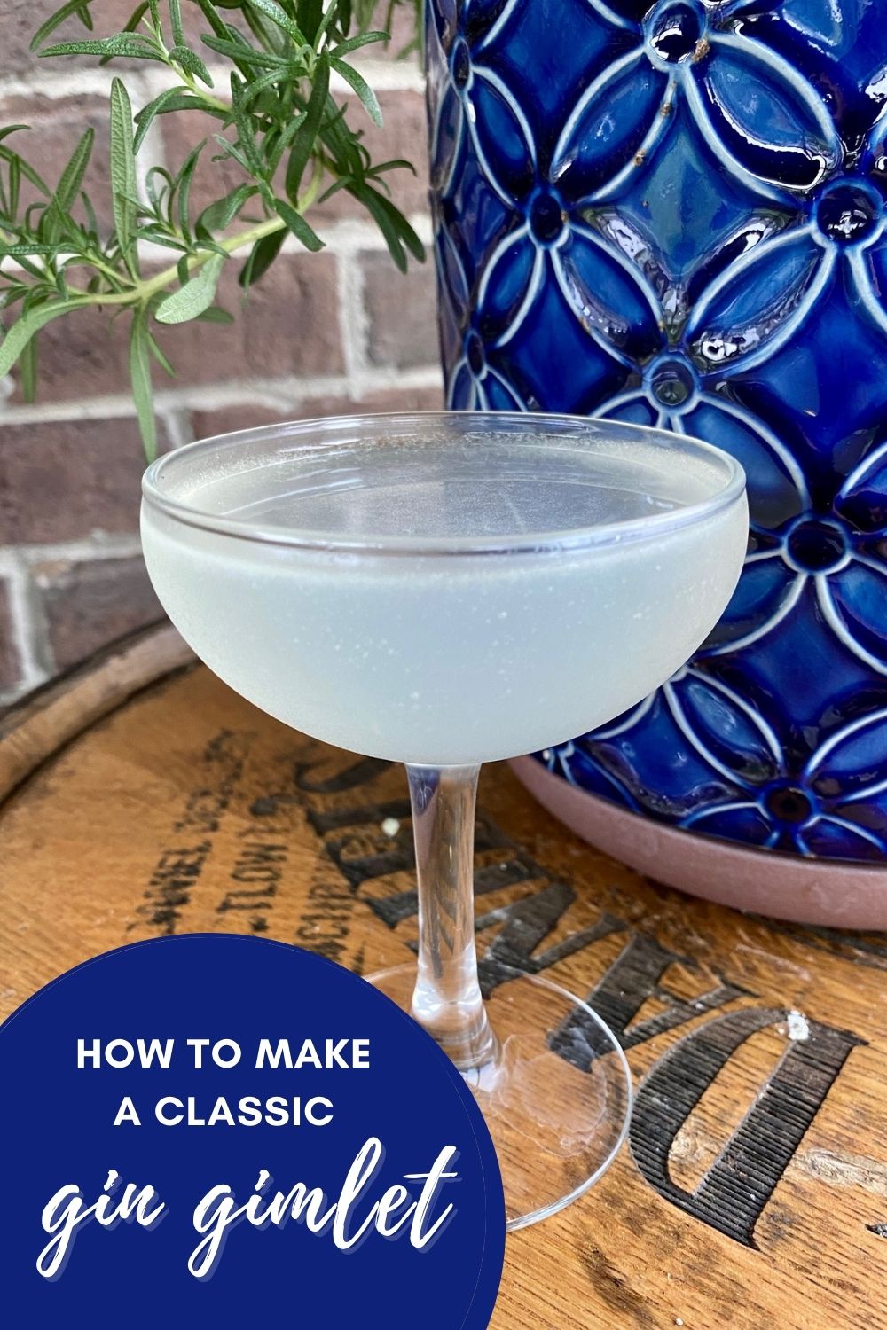 An Easy 3-Ingredient Gin Gimlet Cocktail | The classic gin gimlet cocktail is a must-have in your recipe repertoire. An easy gin cocktail recipe, just lime juice, gin, and simple syrup, and two minutes is all you need. Best cocktail recipes ever! #gin #gimlet #cocktail #drinkrecipe