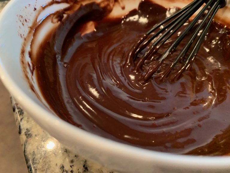 How To Make An Easy Pouring Dark Chocolate Ganache For Cakes