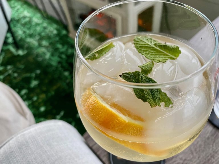 Porto Tonico: Why the White Port & Tonic Needs To Be Your Next Cocktail