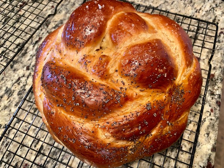 A Traditional Challah Bread (& 4-Strand Braided Round)