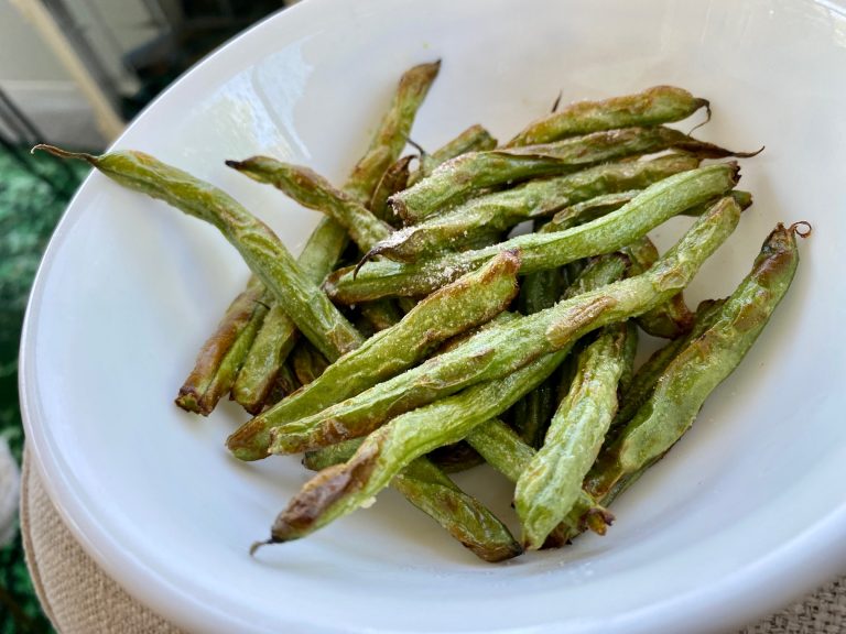 Easy Air Fryer Green Beans (Blistered Green Bean Fries)