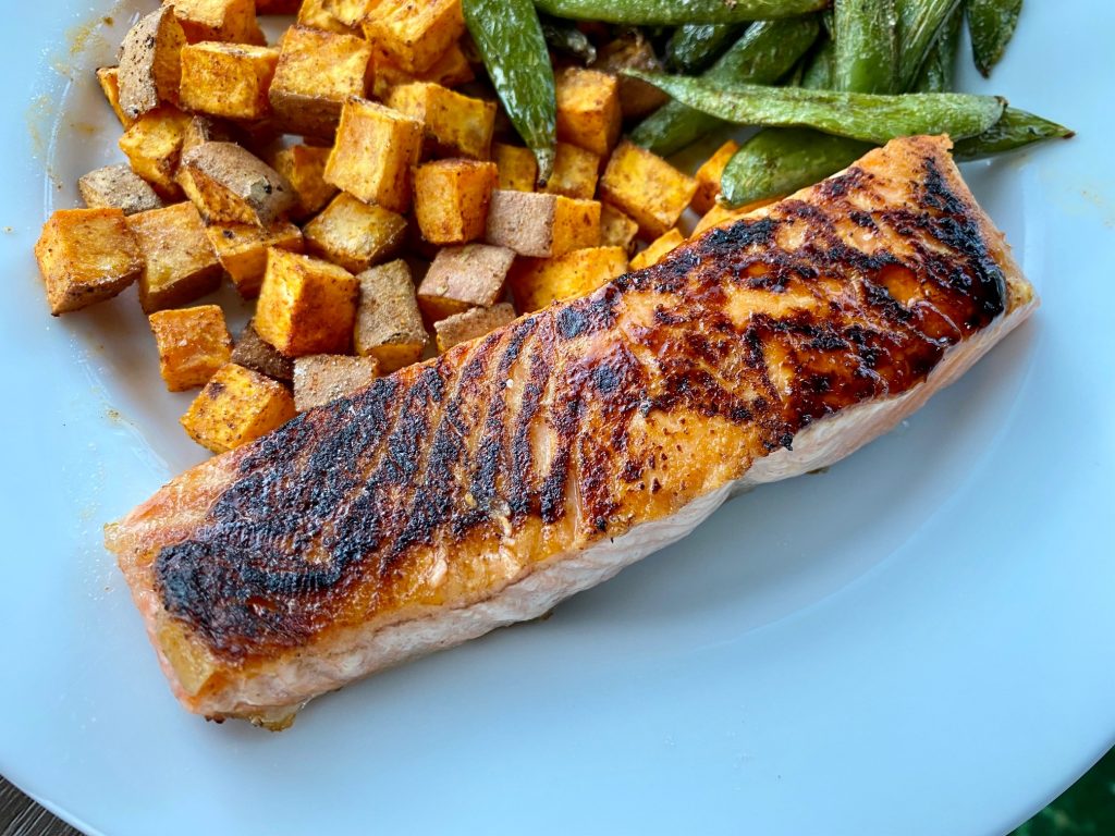 The Best Pan-Seared Salmon...& How to Cook Salmon Without Oil | This is not only the easiest way to cook salmon, but it results in the best restaurant-like texture. Stovetop salmon comes together in a few minutes, healthy for liver detox & full of omega-3s. The best way to cook salmon (fresh salmon, not frozen). #salmon #detox #healthyrecipes