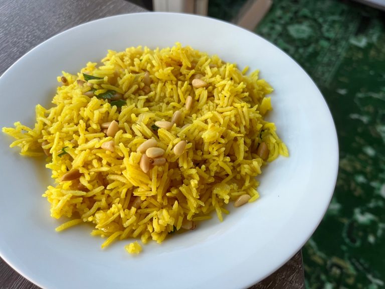 Fluffy, Fragrant Turmeric Rice