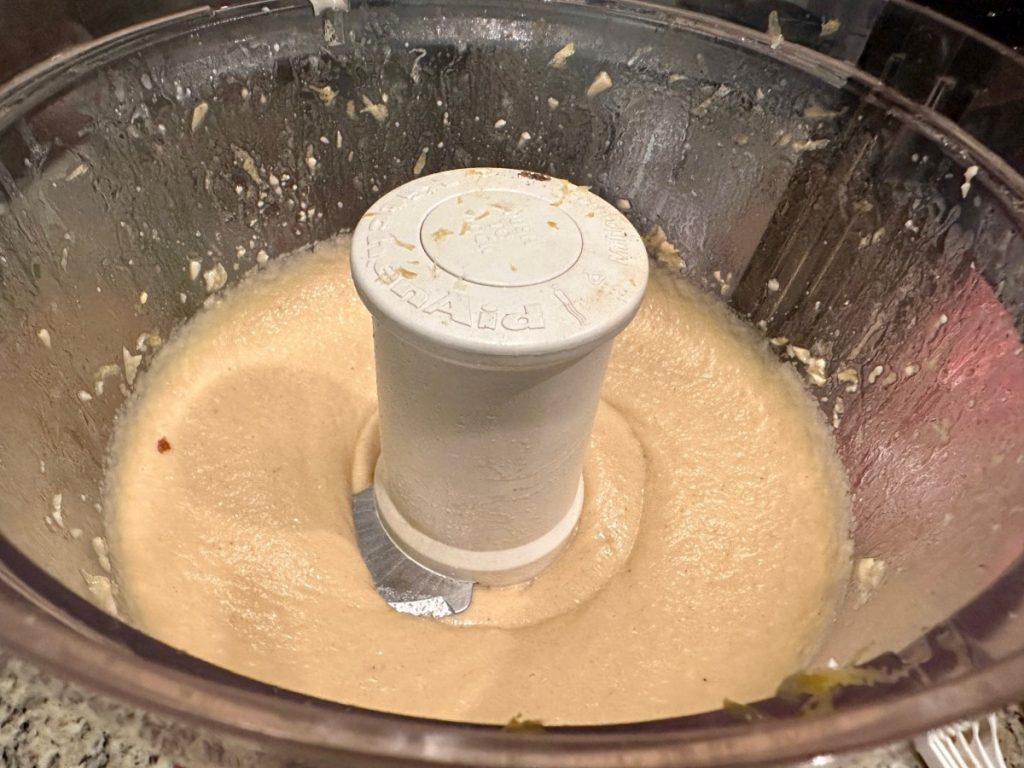 An easy no-bake cashew cheesecake filling made with all natural ingredients