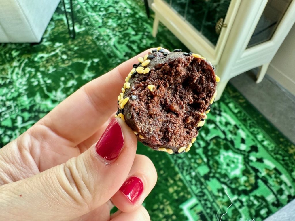 Healthy Dark Chocolate, Date, & Tahini Truffles | These healthy chocolate truffles are made of dates, tahini, & cocoa powder...a sweet treat that's super easy to make, naturaly gluten-free & dairy-free, as well as vegan.