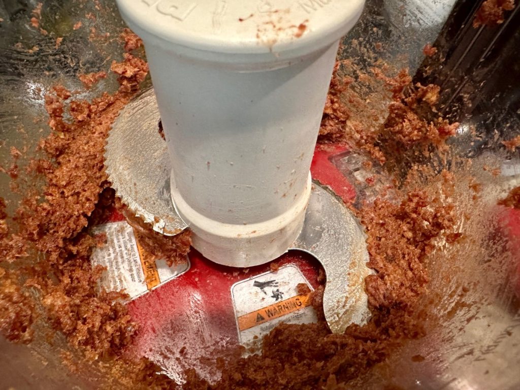 blend dates to make these healthy chocolate truffles