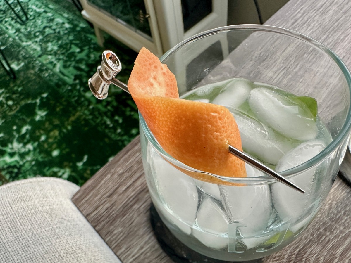 How to Make a Grapefruit Basil Gin & Tonic