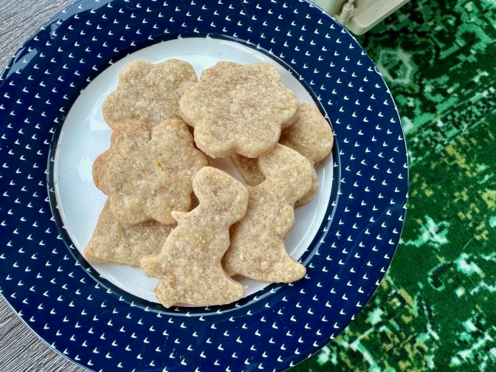 Easy Chai Spiced Shortbread Cookies | This delicious chai shortbread is melt-in-your-mouth perfection. These chai cookies are easy to make, packed with warm spices & a hint of orange, a lovely treat! Easy cookie recipes, chai desserts, chai spices, afternoon tea recipes. #cookierecipes #cookies #chaispice #shortbread Easy Chai Spiced Shortbread Cookies | This delicious chai shortbread is melt-in-your-mouth perfection. These chai cookies are easy to make, packed with warm spices & a hint of orange, a lovely treat! Easy cookie recipes, chai desserts, chai spices, afternoon tea recipes. #cookierecipes #cookies #chaispice #shortbread
