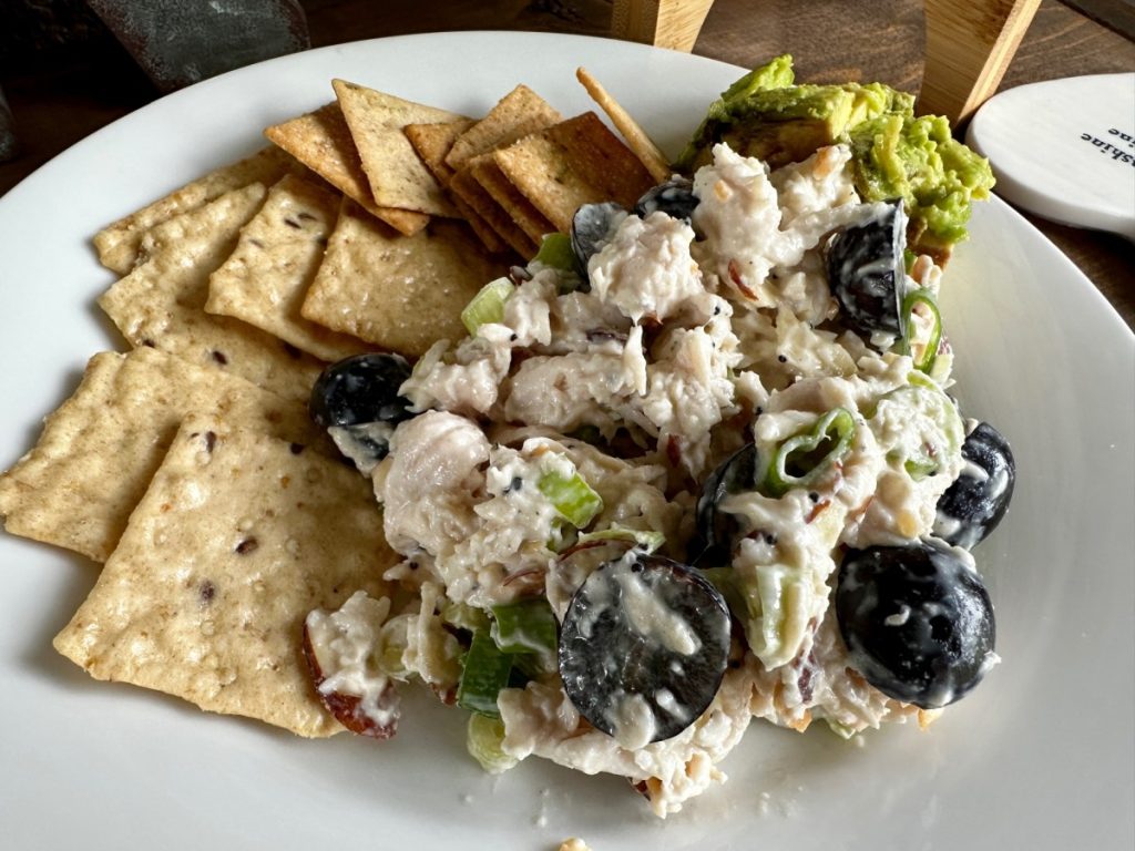 "Everything Bagel Seasoning" Chicken Salad with Dried Cherries & Toasted Almonds | This delicious chicken salad recipe is easy to make & so delicious! 