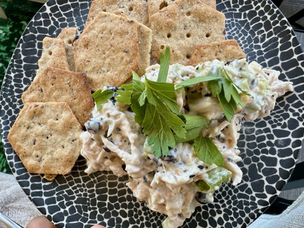 "Everything Bagel Seasoning" Chicken Salad with Dried Cherries & Toasted Almonds | This delicious chicken salad recipe is easy to make & so delicious! A perfect light summer recipe, only takes a handful of ingredients & a few minutes to throw together. 