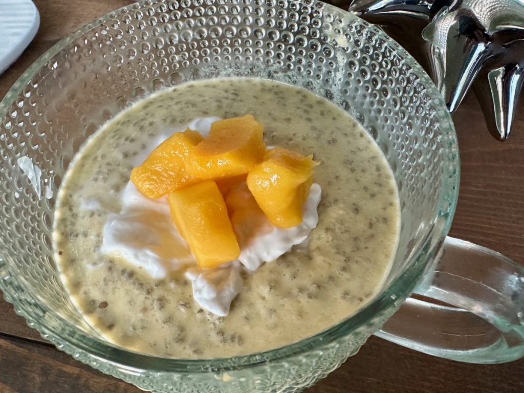 Easy, Healthy Mango Chia Seed Pudding (including Dairy-Free Option) | If you're looking for a great meal prep breakfast that's easy AND healthy, you need to try this mango chia pudding. It's super easy to make, healthy, delicious, packed with nutrients and fiber. A perfect make ahead breakfast or sweet treat! #chiapudding #mealprep #healthybreakfast