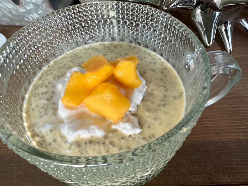 Easy, Healthy Mango Chia Seed Pudding (including Dairy-Free Option) | If you're looking for a great meal prep breakfast that's easy AND healthy, you need to try this mango chia pudding. It's super easy to make, healthy, delicious, packed with nutrients and fiber. A perfect make ahead breakfast or sweet treat! #chiapudding #mealprep #healthybreakfast