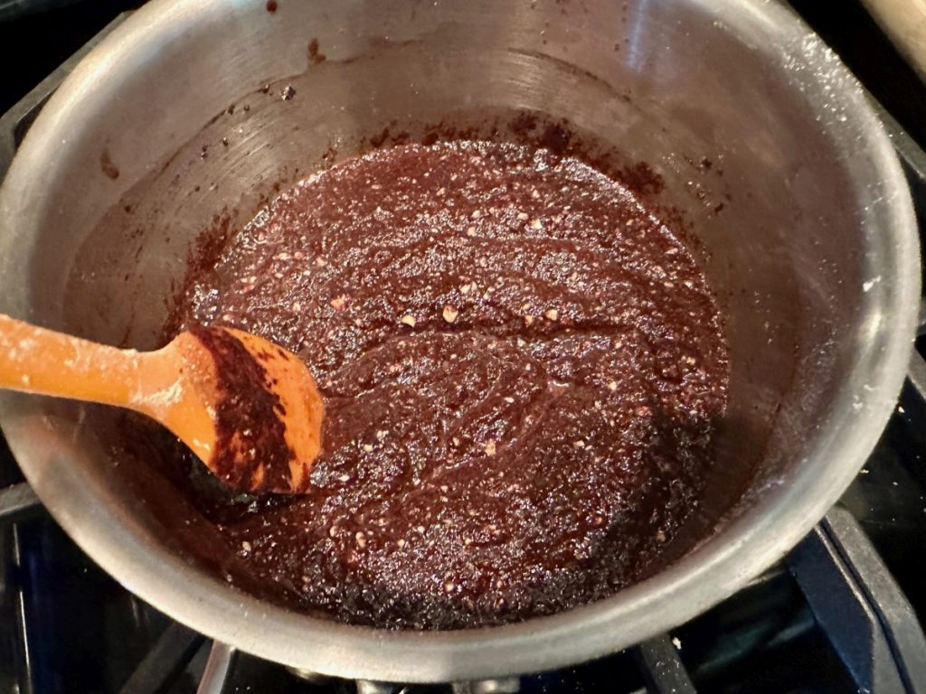 this easy coypcat Honey Mama's peanut butter cup truffle fudge