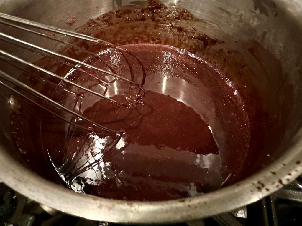 this easy coypcat Honey Mama's peanut butter cup truffle fudge