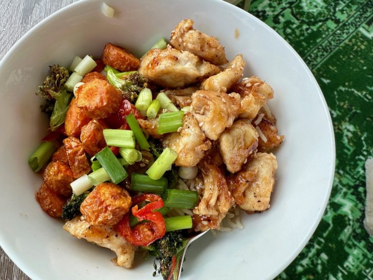Healthy Honey Sesame Chicken Meal Prep Bowls