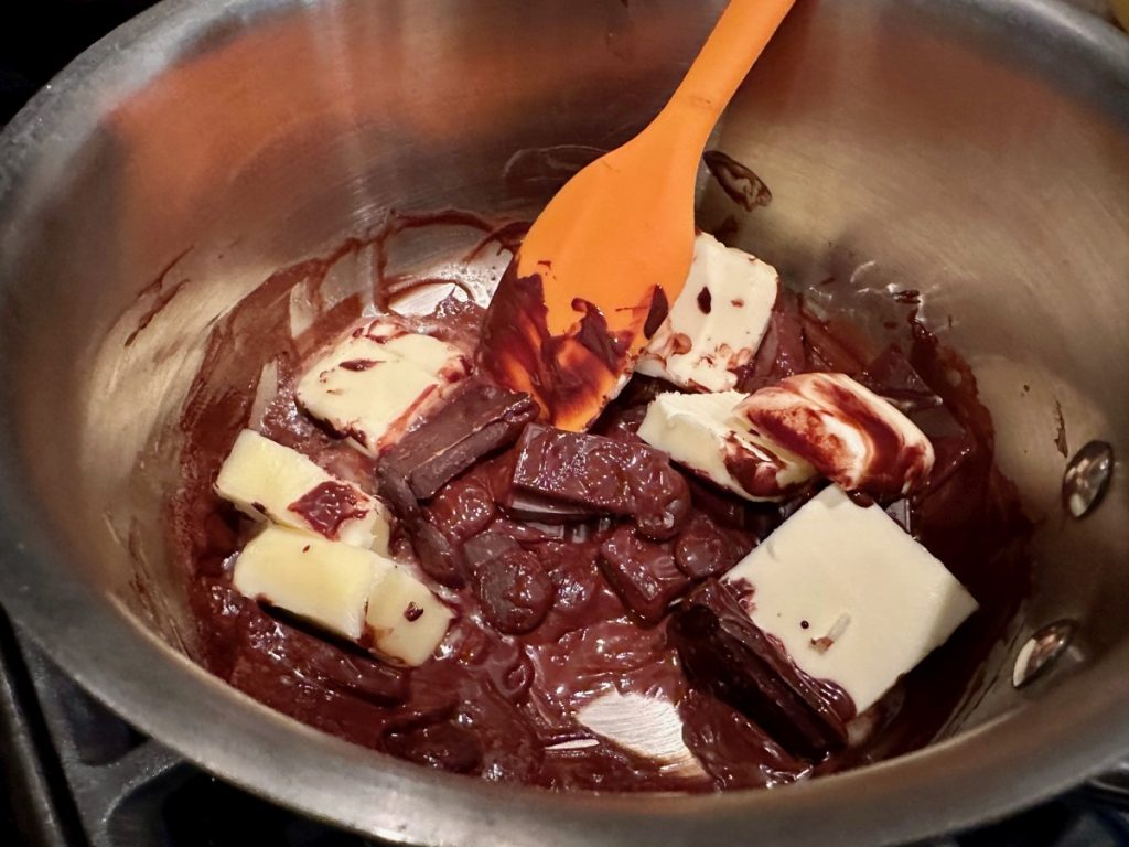 an easy thick chocolate filling for these 1-hour chocolate cinnamon rolls