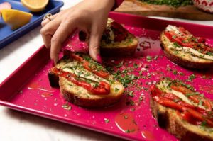 Kitchen gift ideas for cooks & bakers - beautiful sheet pans like the ones from Great Jones