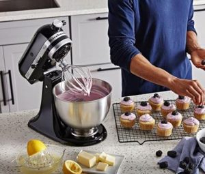 Kitchen gift ideas for people who like to bake - a splurge-worthy kitchen appliance like a Kitchenaid stand mixer