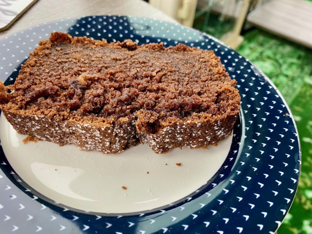 an easy & delicious dark chocolate loaf cake, a great make-ahead dessert