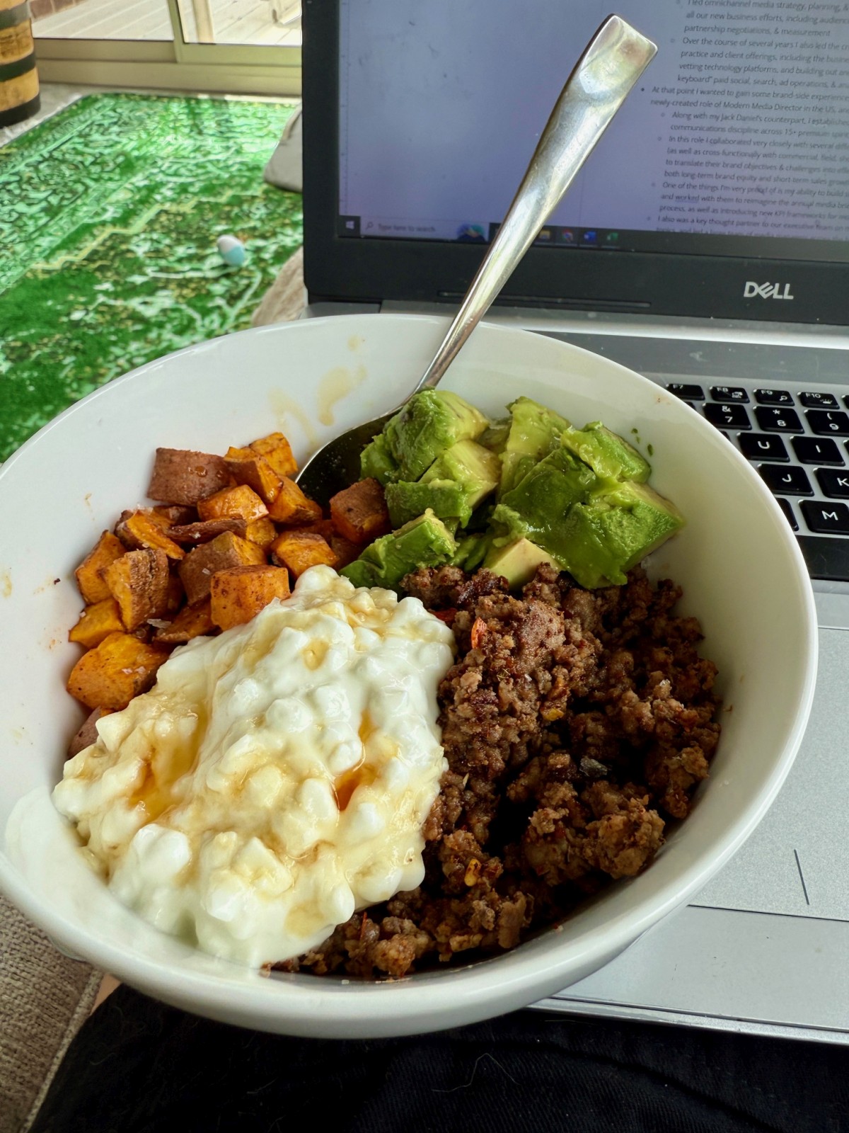 Viral Tiktok Hot Honey Beef Bowl | This super easy, delicious hot honey beef bowl recipe needs to go in your weekly dinner rotation (or healthy "throw together" lunch repertoire)! I've been making it at least once a week for over a year...it's got a perfect balance of protein, healthy fats, and complex carbs, & is component-based so you can easily whip up the individual pieces.