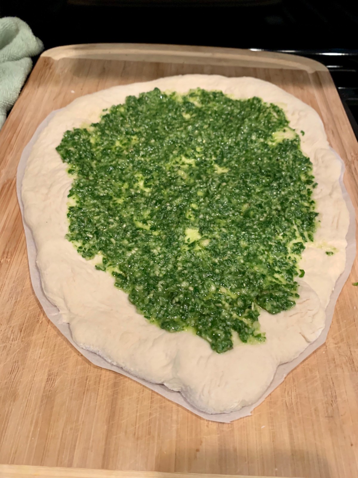 How to Make Grilled Pesto Pizza | Grilled pizza is one of the easiest & most delicious weeknight meals, and pesto pizza is one of my most popular pizza flavor combos.  I strongly believe in using fresh homemade pesto makes this taste so much better!  