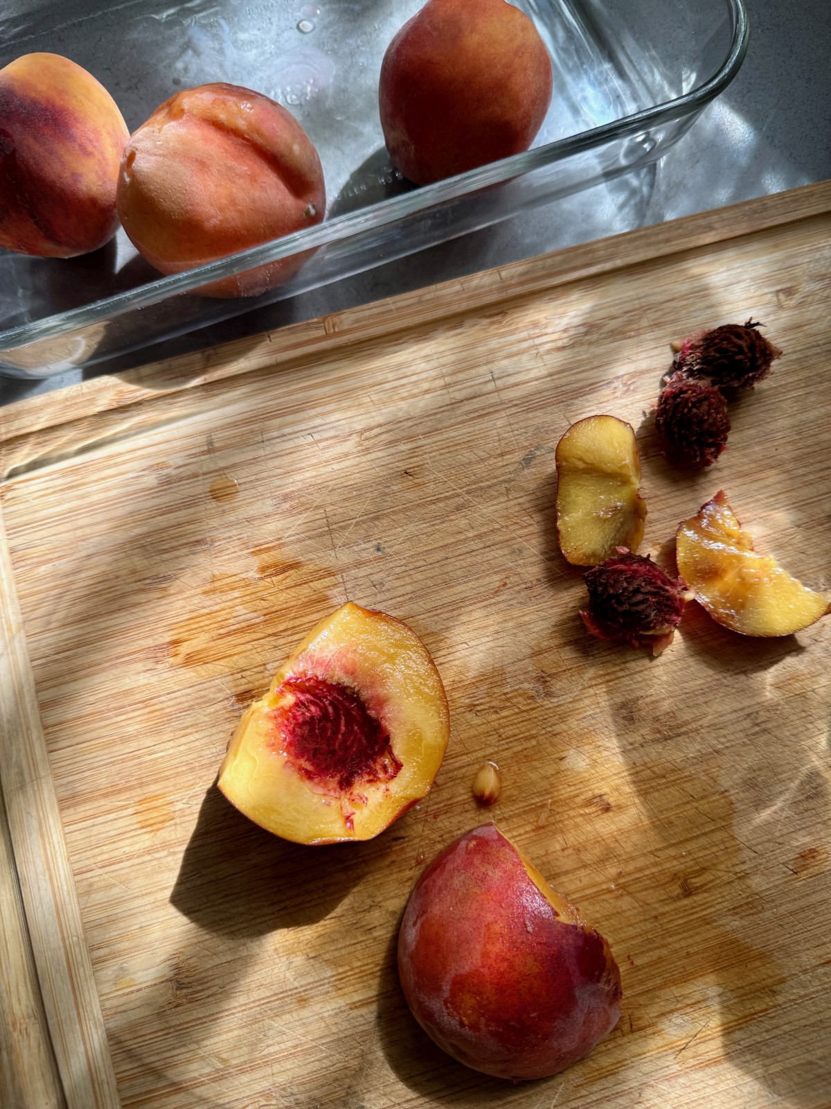 find the perfect ripe peaches for summer...and make this brown butter bourbon peach crisp