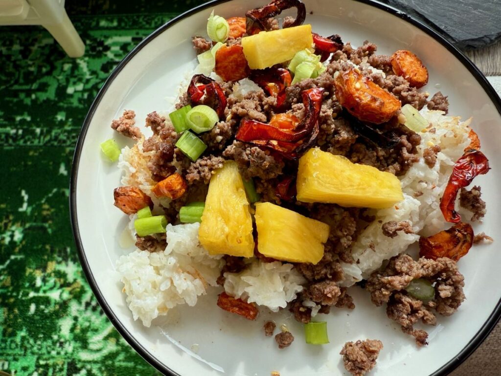 Pineapple & Honey Beef with Coconut Rice | This super easy pineapple honey beef is a perfect weeknight meal that everyone will love! 