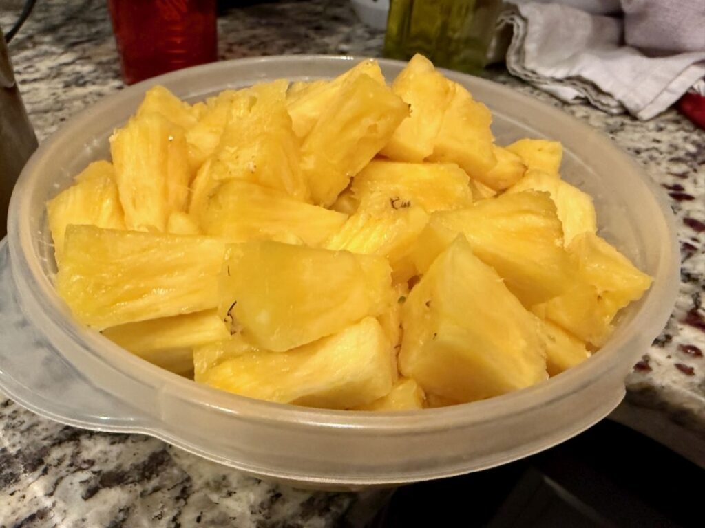 fresh pineapple cubes