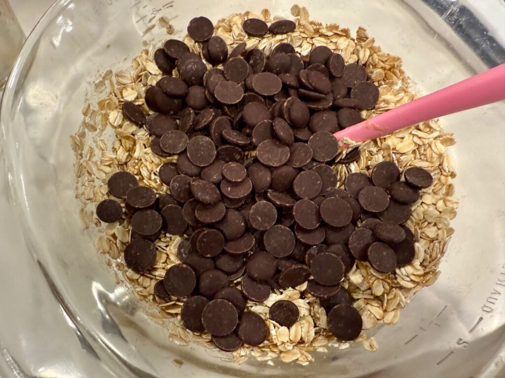 making easy maple tahini oat bars