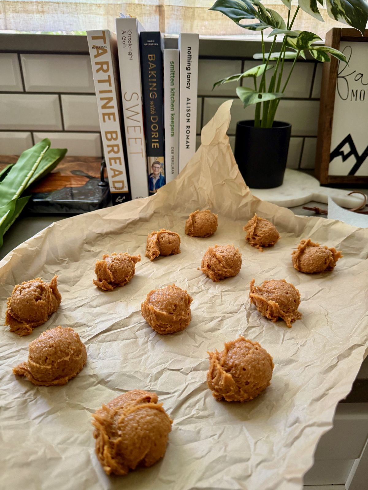 this super easy 5-ingredient peanut butter cookie recipe is gluten-free & dairy-free, whipped up in just a few minutes