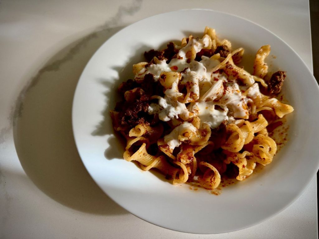 How to Make the Viral Turkish Beef Pasta | This delicious and super easy Turkish beef pasta has echoes of the traditional dish manti (tiny stuffed pastas) and has gone viral on Tiktok.  It's not hard to see why...it's ready in less than 30 minutes, feels indulgent but is fairly healthy, and is a total crowdpleaser!  An easy weeknight meal, 30 minute meal, healthy dinner recipe. #pasta #turkishfood #30minutemeal #weeknightdinner