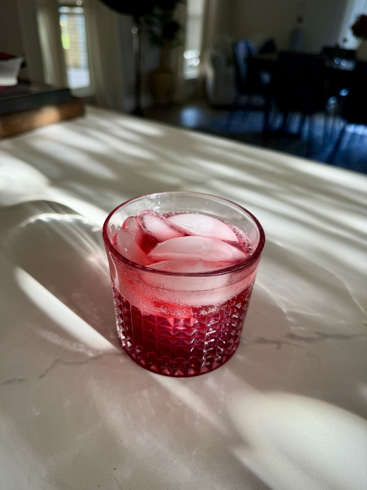 How to make a delicious hibiscus-based bittersweet mocktail, like a non-alcoholic negroni