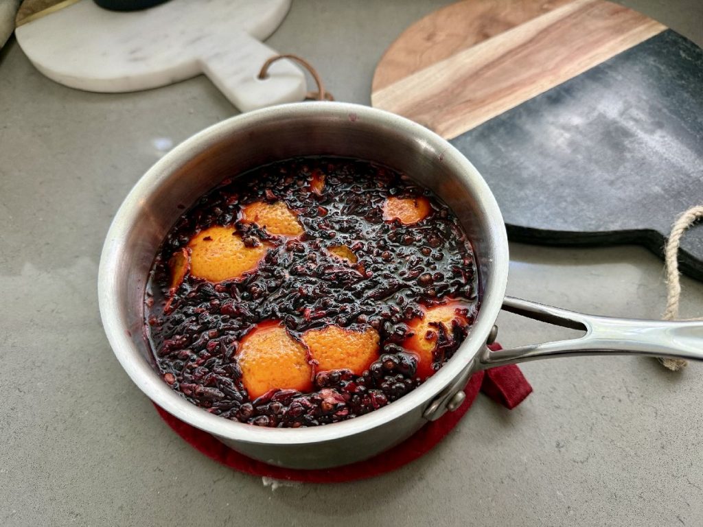 How to make a delicious hibiscus-based bittersweet mocktail, like a non-alcoholic negroni