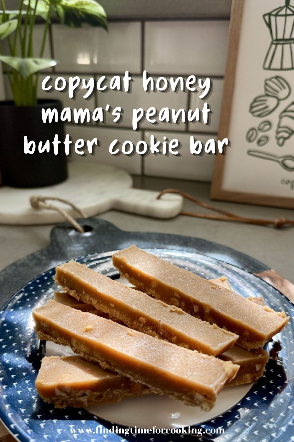 How to make a copycat version of Honey Mama's Peanut Butter Cookie Bar | This delicious, healthy no-bake dessert is SO easy to make, whipped up in just a few minutes and stays in the fridge for weeks. They're a perfect healthy dessert with real ingredients, a peanut butter lover's dream. They're also naturally gluten-free and dairy-free, and a great sweet treat snack to keep on hand.