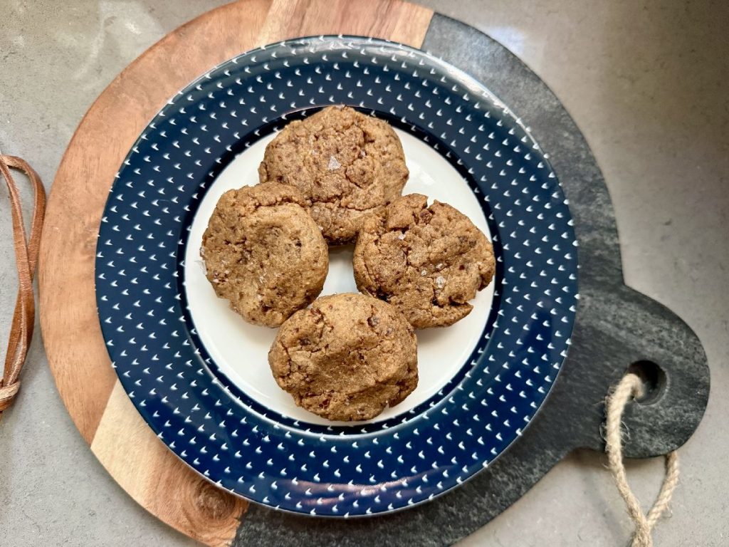 These super healthy peanut butter date cookies are a perfect healthy sweet treat