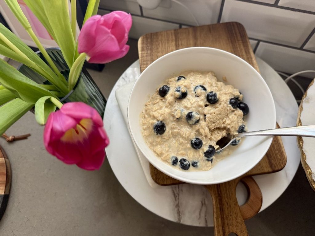 This custardy vanilla blueberry oatmeal has a secret ingredient--an egg added for texture and a bit of protein.  It's a creamy comfort food breakfast that packs a pretty decent nutritional profile--great fiber, nutrients, & a bit of protein and healthy fat. And is ready in 5 minutes!